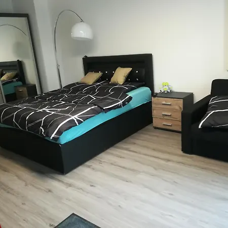 アパート Mirabella 1 コウォブジェク